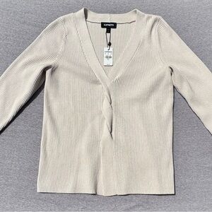 Women's Express Sweater V-Neck Twist Detail Tan/Cream Color Size XL NWT X-Large